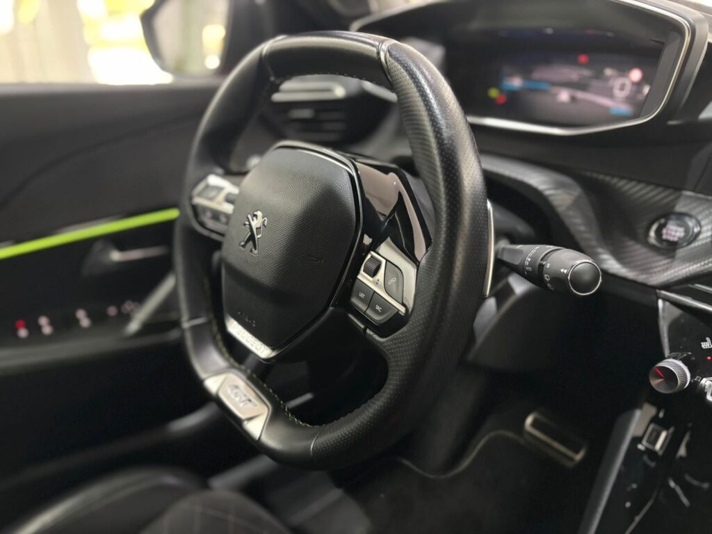 813c40b4-19f3-4aa1-8cf7-358ccd57358arulemo-1600