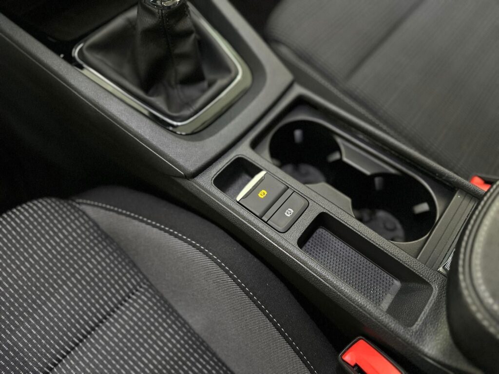 ec004aee-8bb8-438a-ab39-736bd0749944rulemo-1600